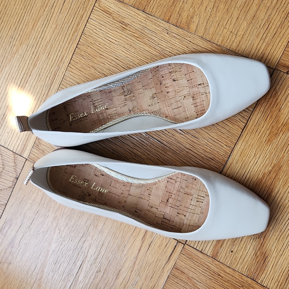 Essex Lane Women White Flats 8.5